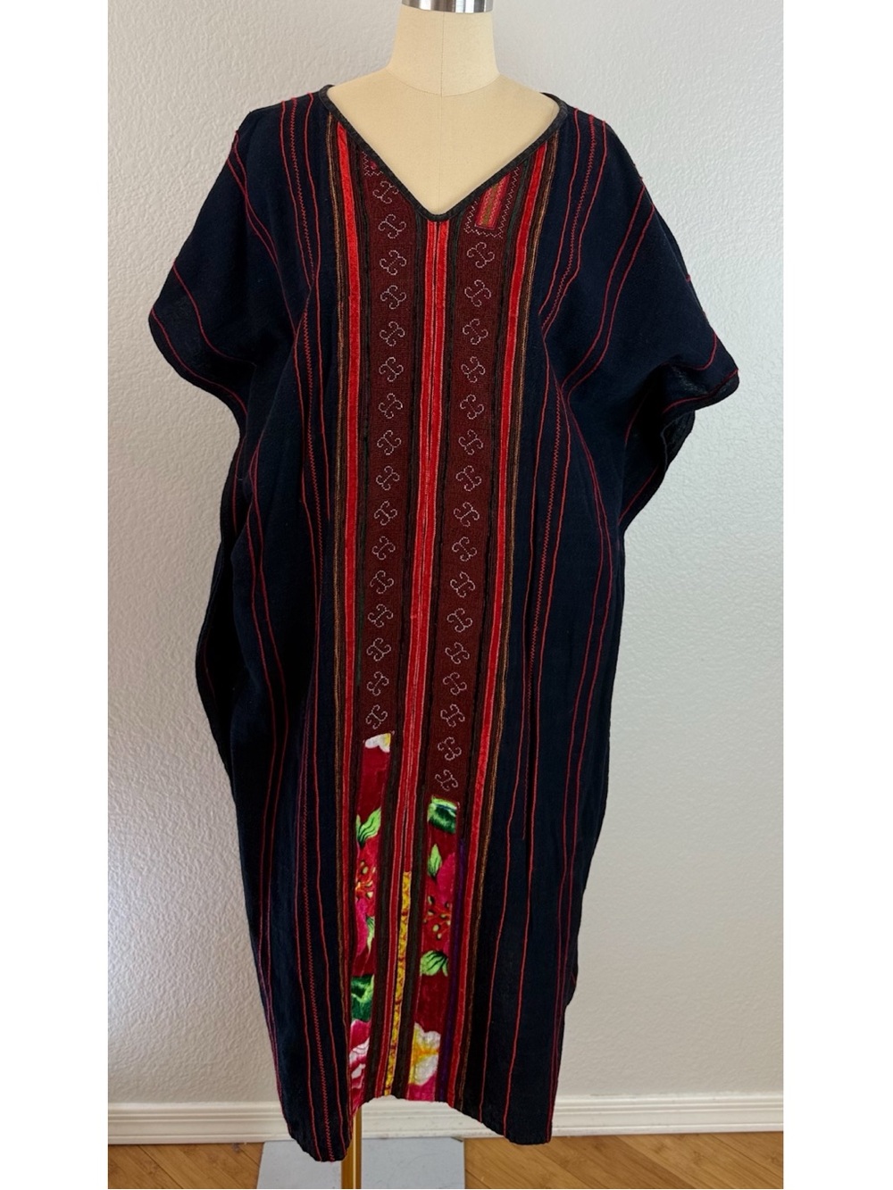 Women's Handmade Black Embroidered Caftan Tunic Maxi Dress Resortwear Small